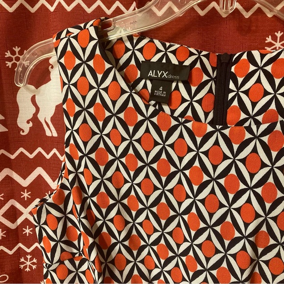 Geometric Mini Dress - Picture 2 of 6